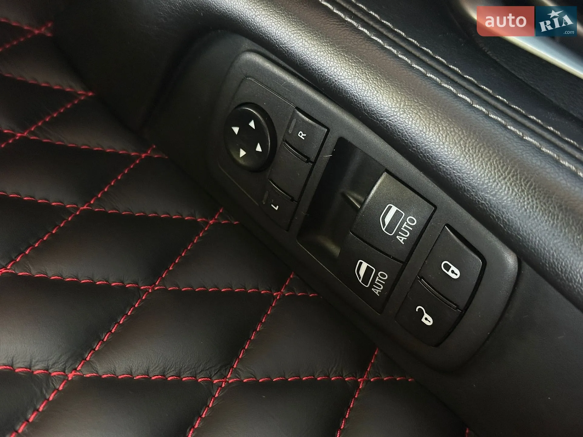 2019 Dodge Challenger - мініатюра 26