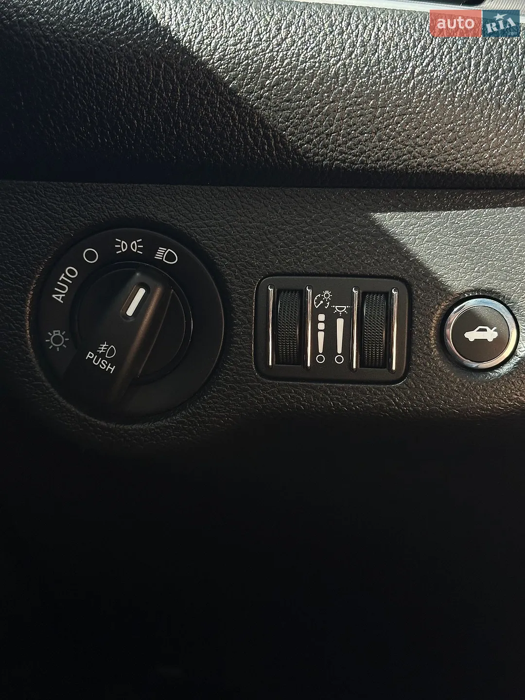 2019 Dodge Challenger - мініатюра 27