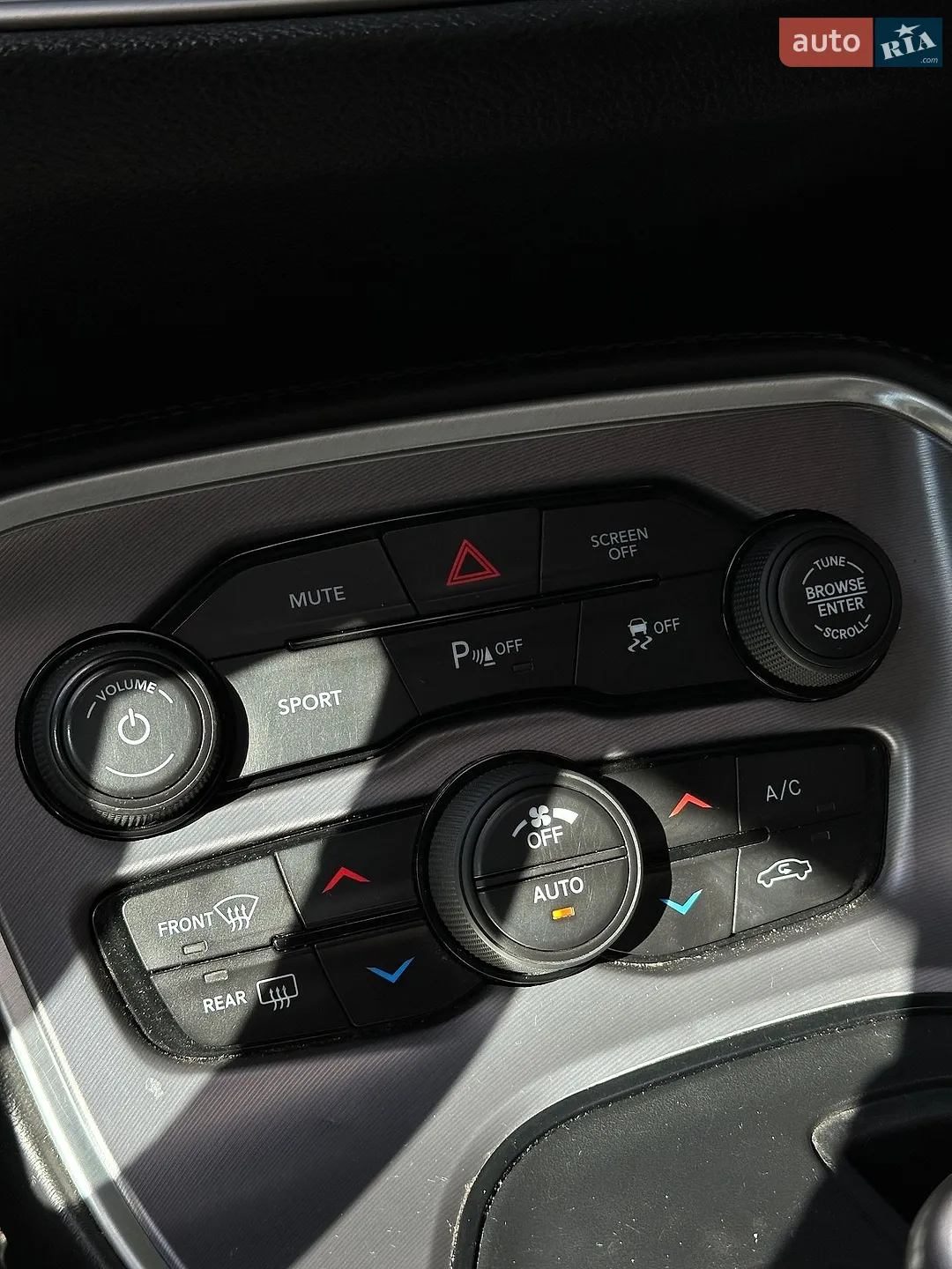 2019 Dodge Challenger - мініатюра 35