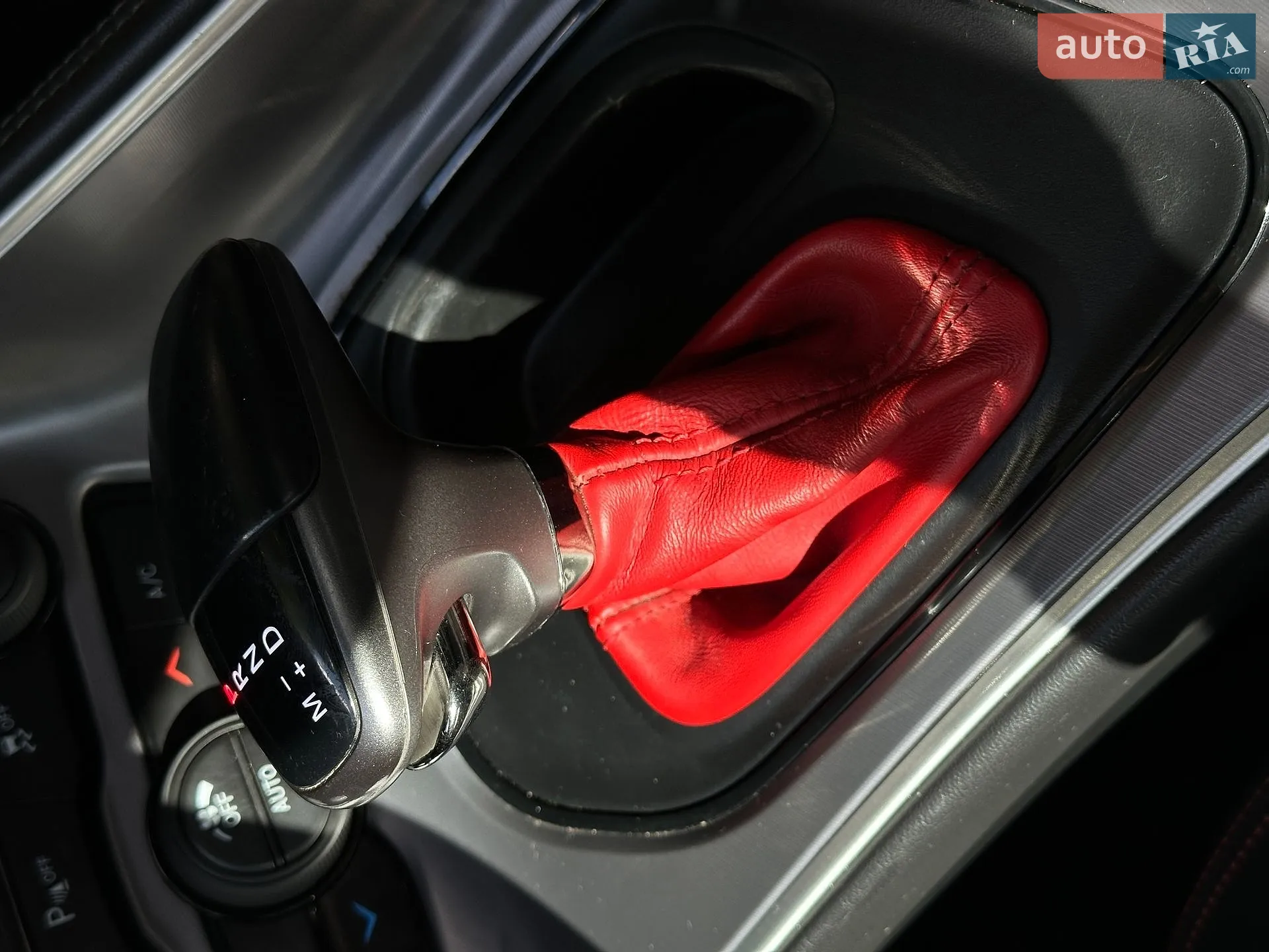 2019 Dodge Challenger - мініатюра 36
