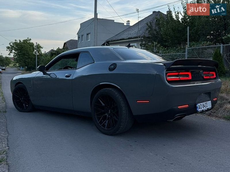 Купе Dodge Challenger 2018 в Ужгороді