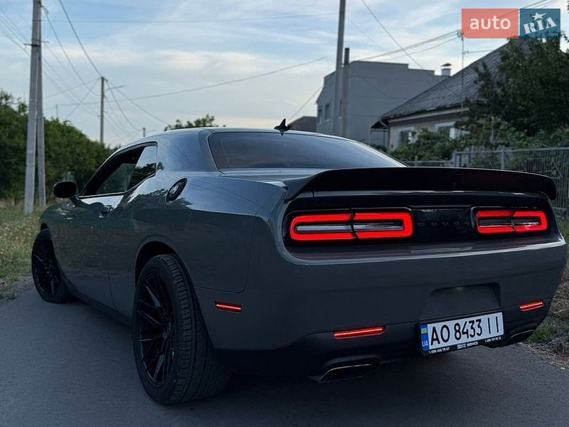 Купе Dodge Challenger 2018 в Ужгороді