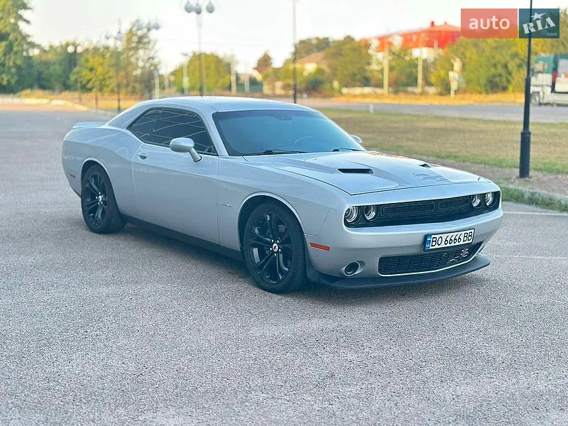 Dodge Challenger