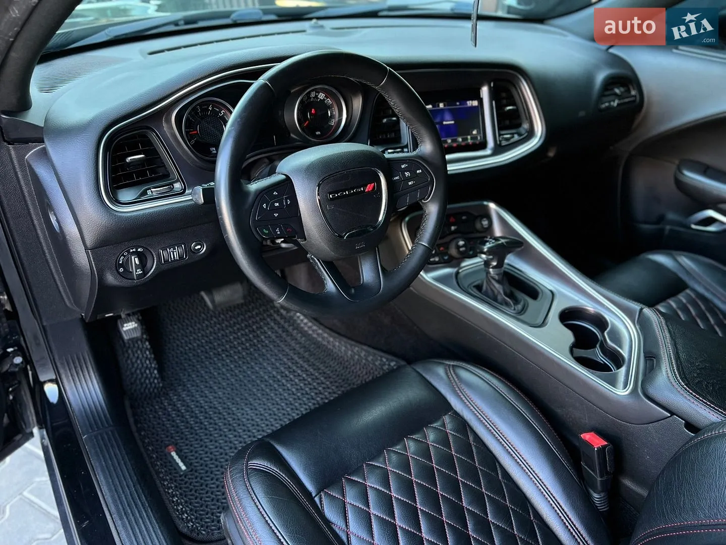 2016 Dodge Challenger - мініатюра 25