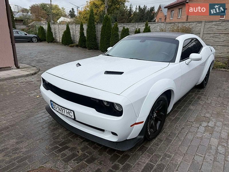 Купе Dodge Challenger 2017 в Львове