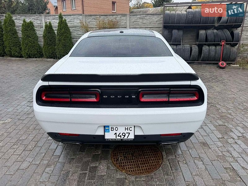 Купе Dodge Challenger 2017 в Львове
