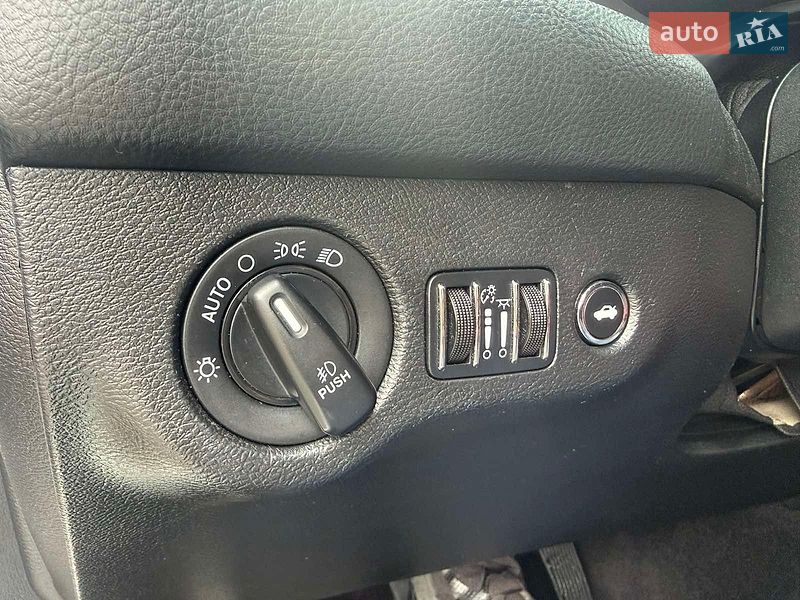 Купе Dodge Challenger 2017 в Львове
