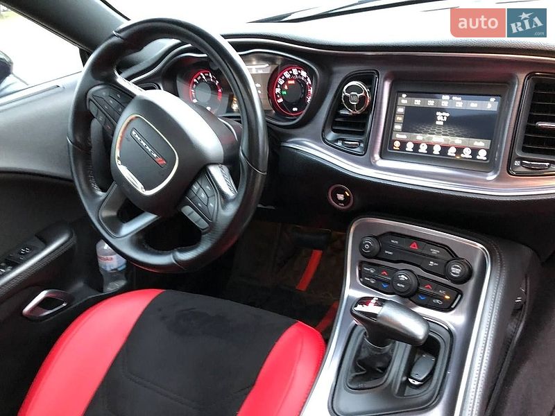 Купе Dodge Challenger 2018 в Львове