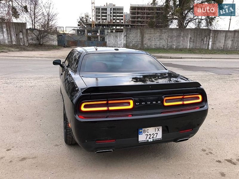 Купе Dodge Challenger 2018 в Львове