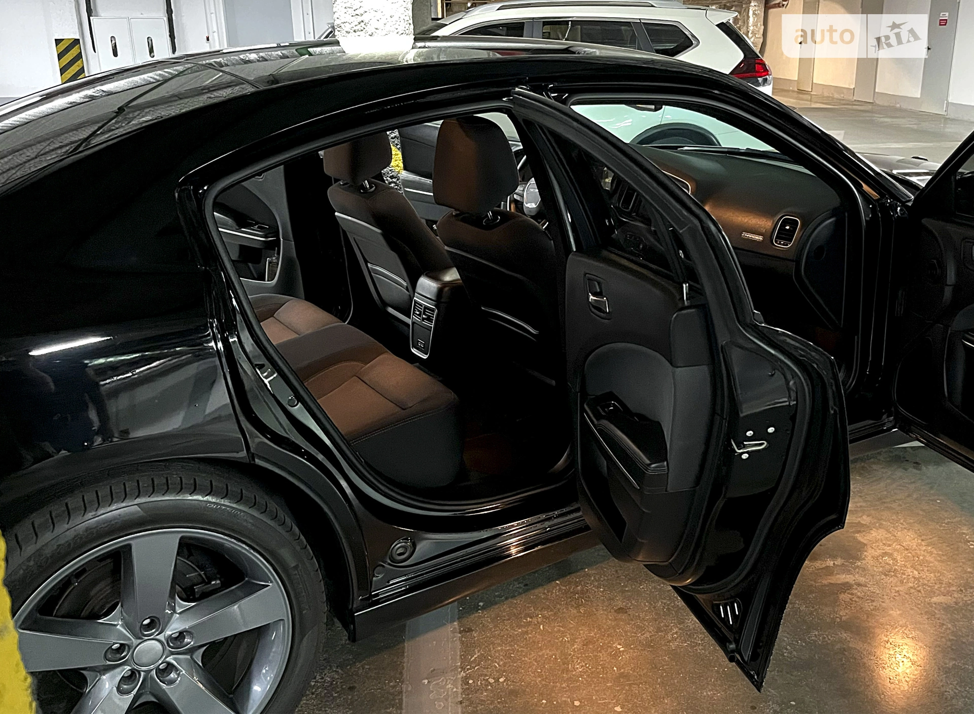2016 Dodge Charger - мініатюра 13