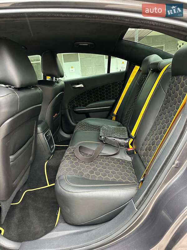 Седан Dodge Charger 2019 в Киеве фото 10 Седан Dodge Charger 2019 в Киеве