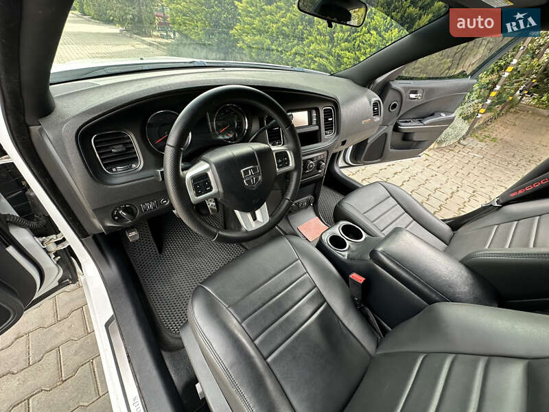 Седан Dodge Charger 2013 в Одесі