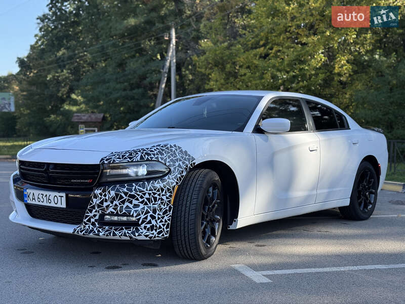 Седан Dodge Charger 2016 в Киеве фото 8 Седан Dodge Charger 2016 в Киеве