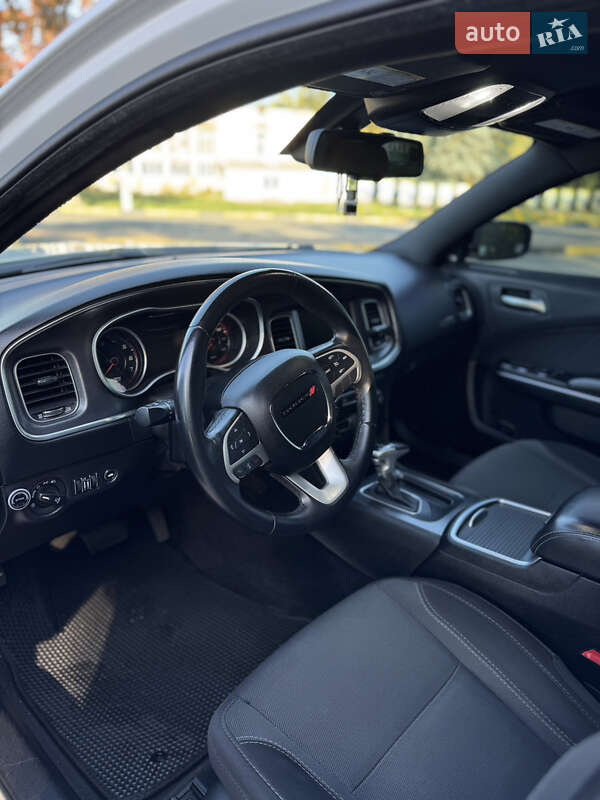 Седан Dodge Charger 2016 в Киеве фото 36 Седан Dodge Charger 2016 в Киеве