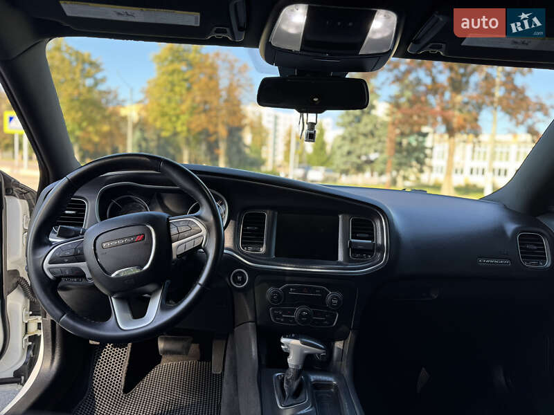 Седан Dodge Charger 2016 в Киеве фото 42 Седан Dodge Charger 2016 в Киеве
