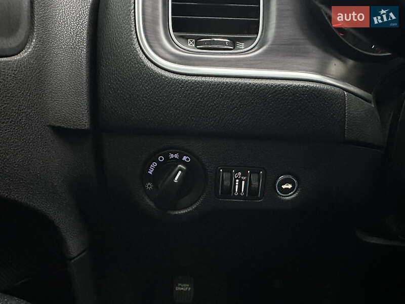 Седан Dodge Charger 2015 в Киеве