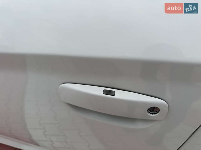 Седан Dodge Charger 2015 в Києві фото 19 Седан Dodge Charger 2015 в Києві