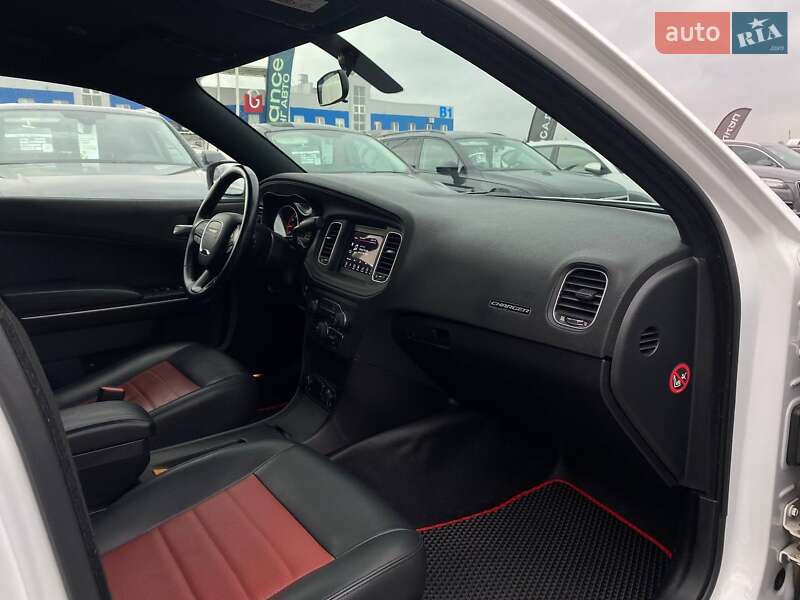 Седан Dodge Charger 2019 в Киеве