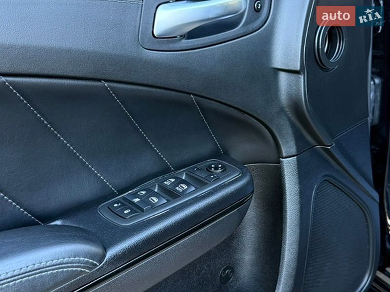 Седан Dodge Charger 2021 в Черновцах