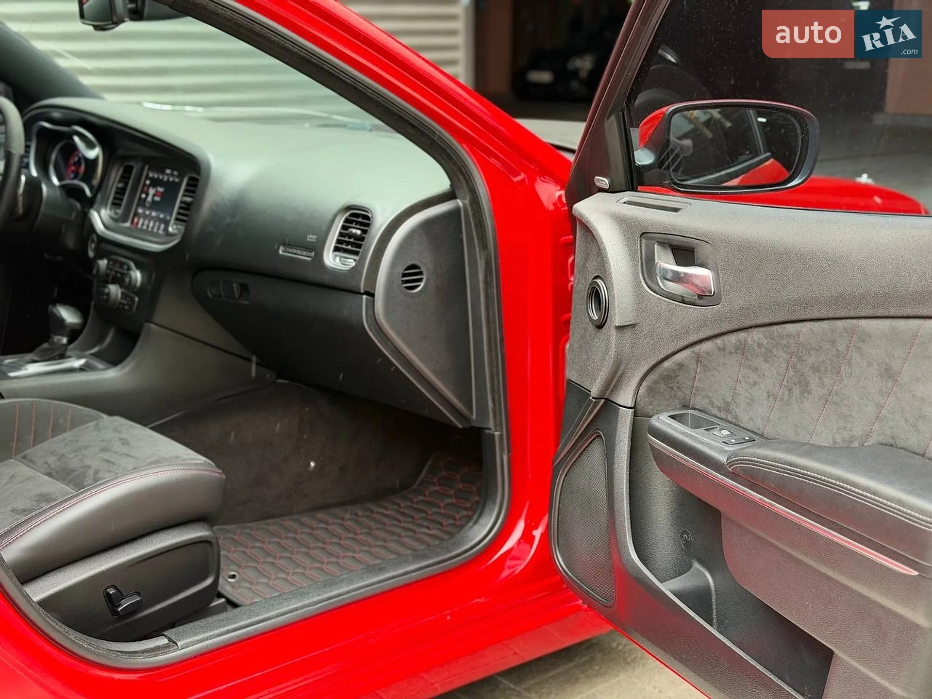 2017 Dodge Charger - мініатюра 16