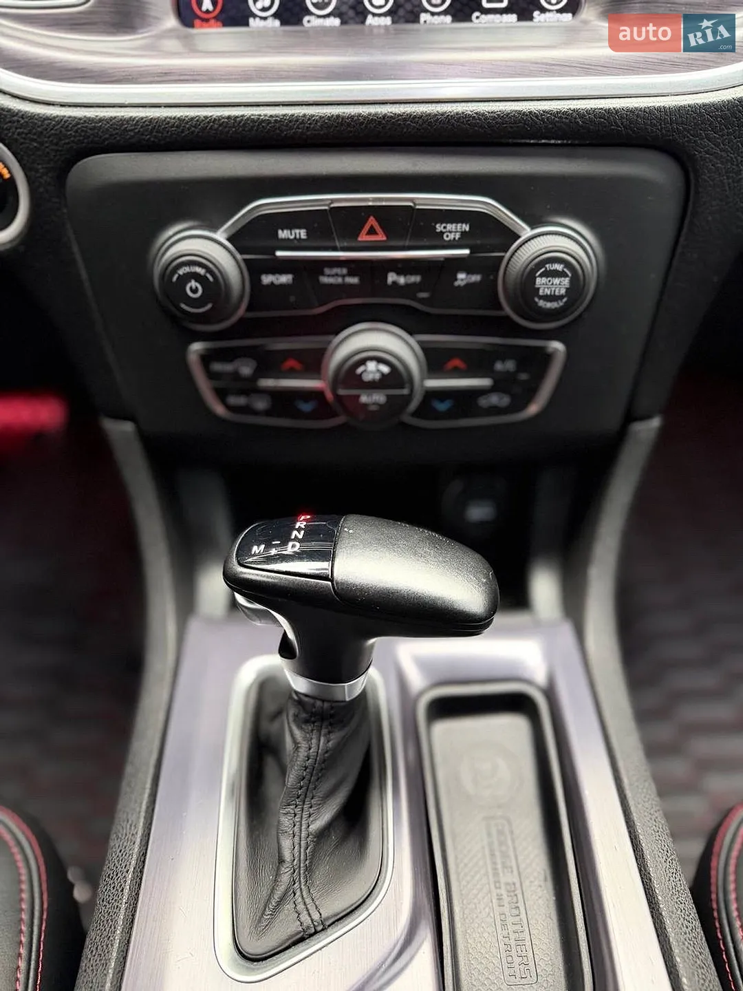 2017 Dodge Charger - мініатюра 21