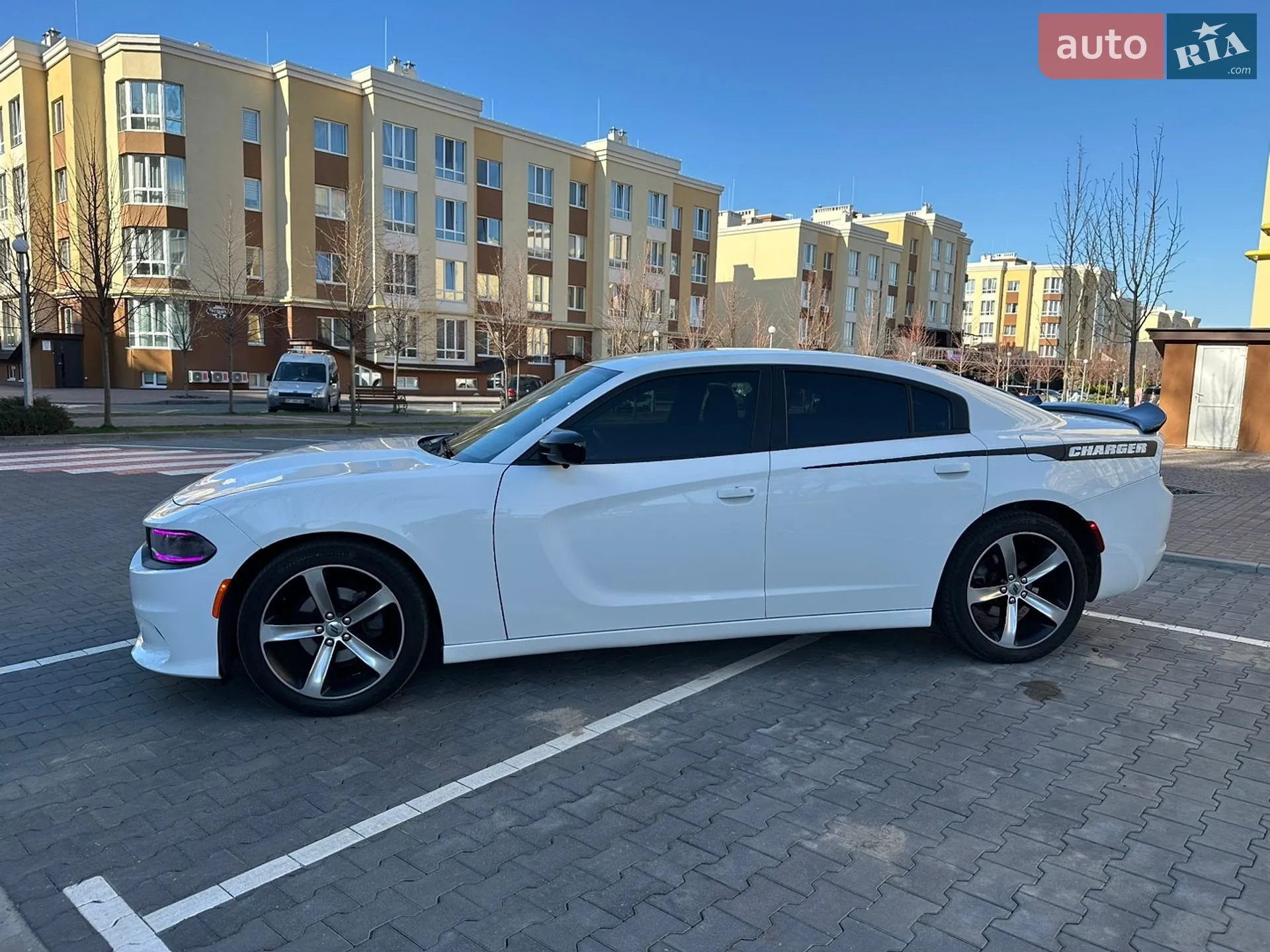 2015 Dodge Charger - мініатюра 2