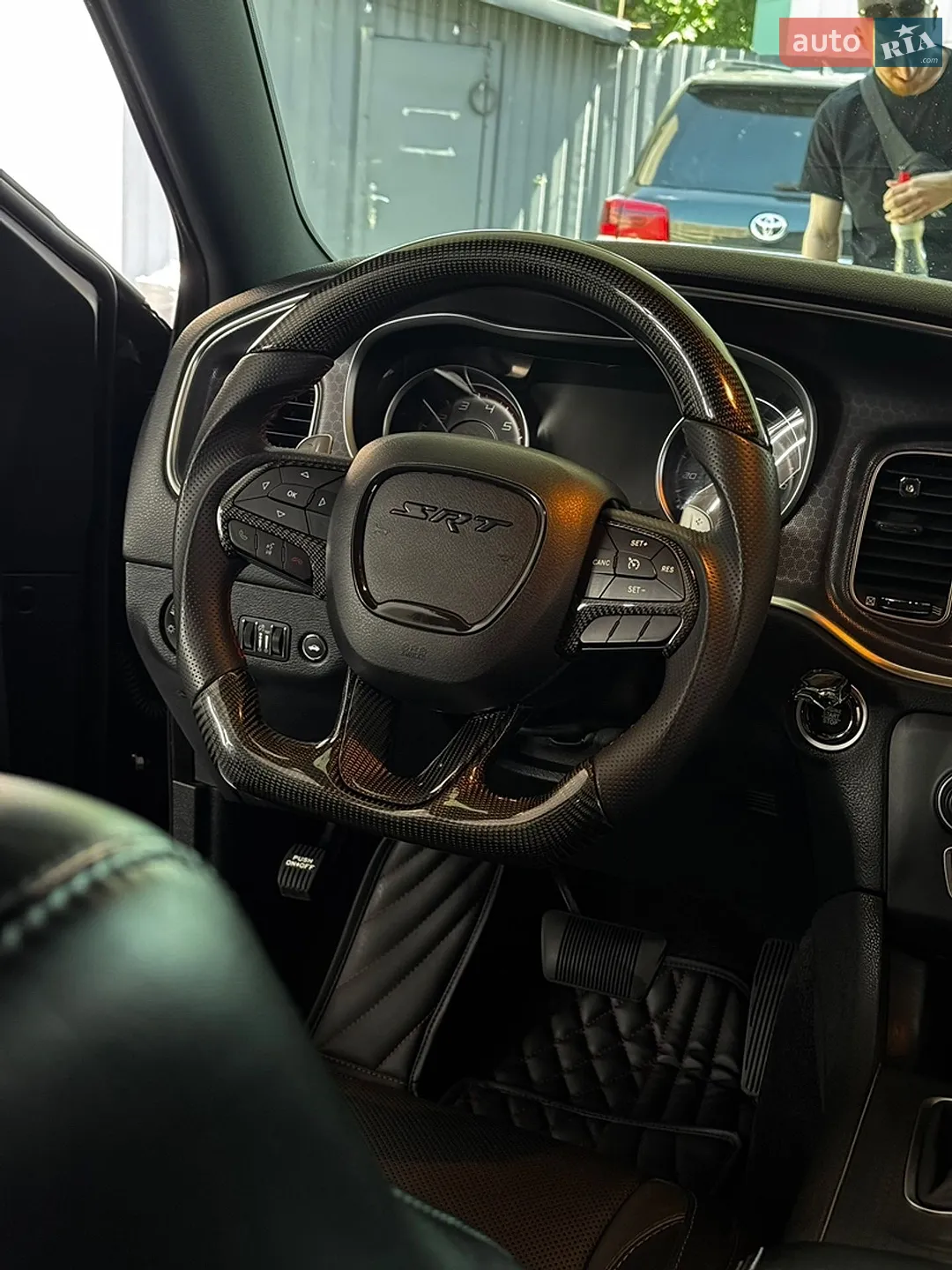2017 Dodge Charger - мініатюра 20