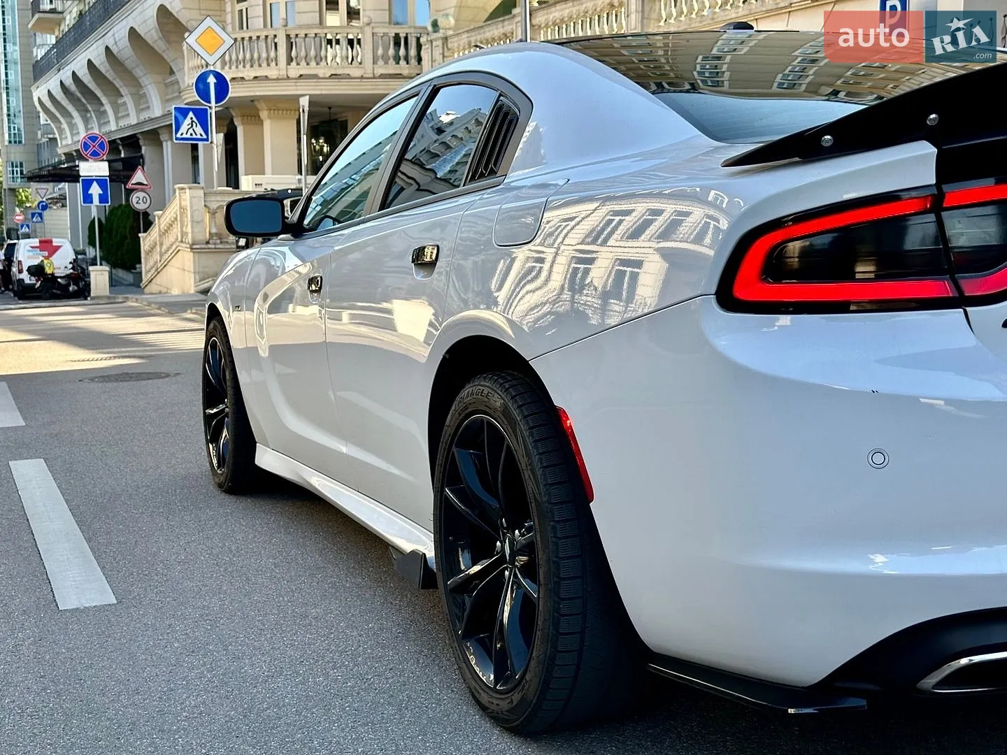 2018 Dodge Charger - мініатюра 15