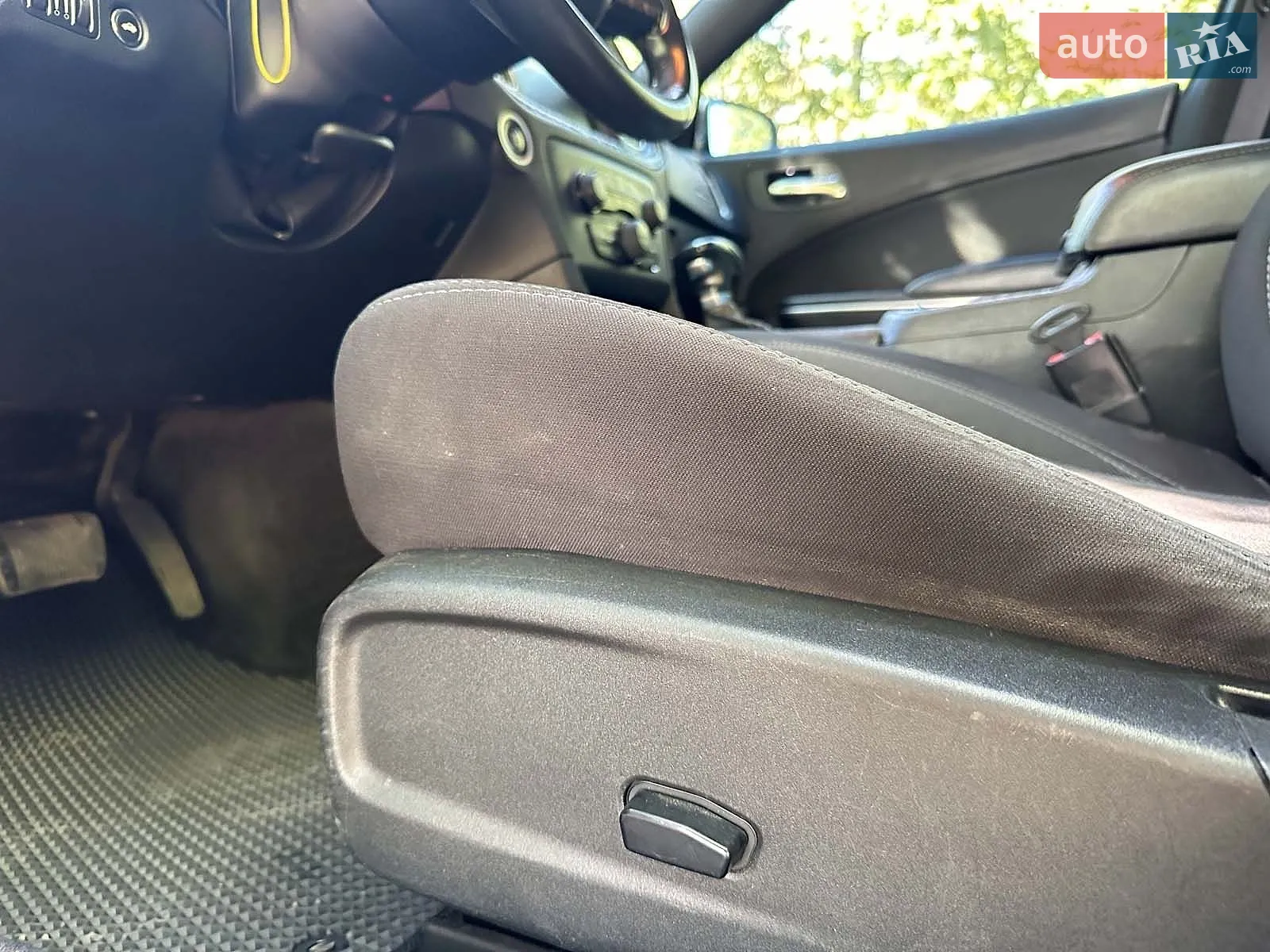 2015 Dodge Charger - мініатюра 27