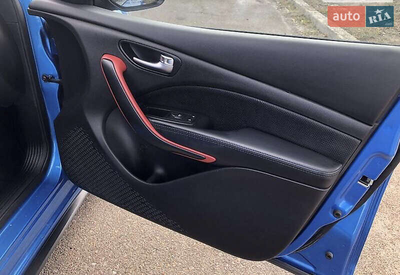Седан Dodge Dart 2015 в Львове
