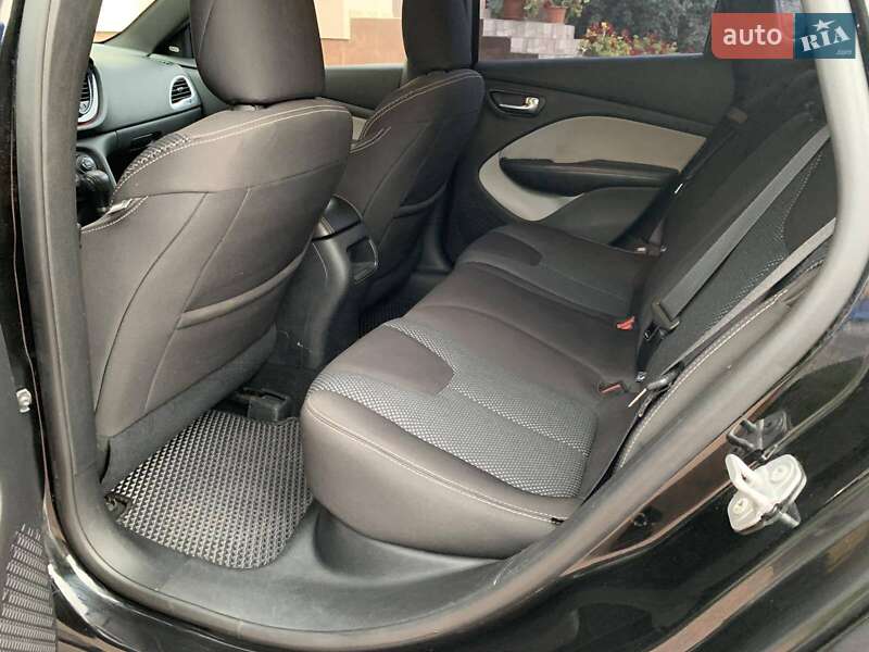 Седан Dodge Dart 2016 в Ровно