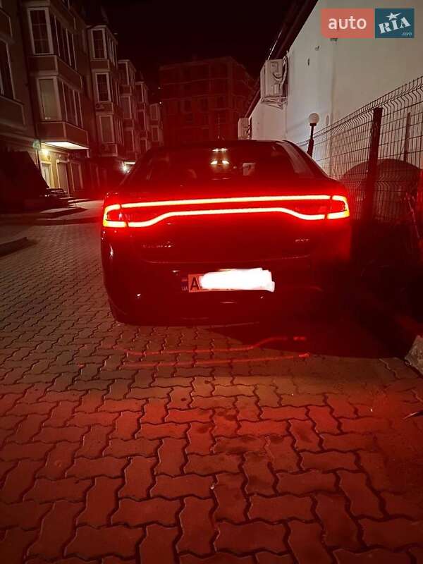 Седан Dodge Dart 2015 в Ужгороді