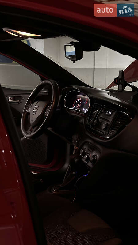 Седан Dodge Dart 2016 в Львове