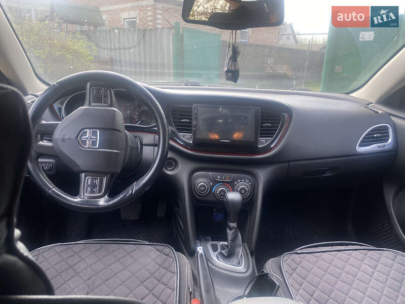 Седан Dodge Dart 2014 в Лебедині