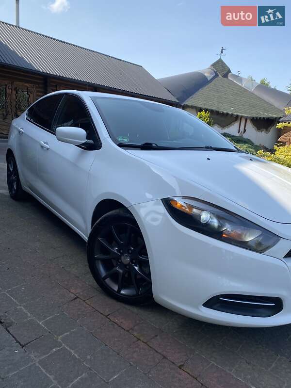 Седан Dodge Dart 2015 в Львові