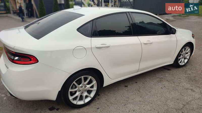 Седан Dodge Dart 2013 в Дубні