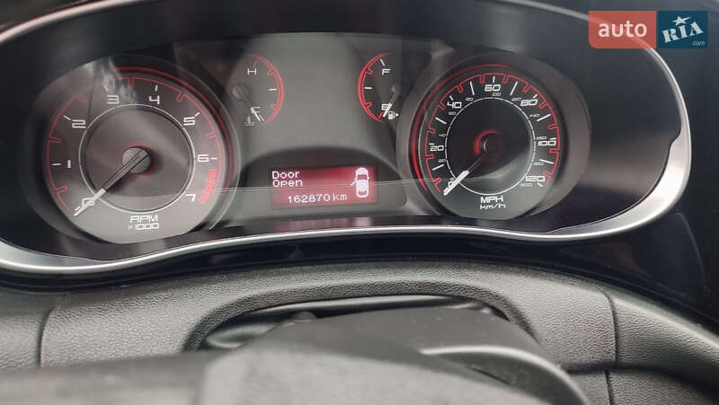 Седан Dodge Dart 2013 в Дубні