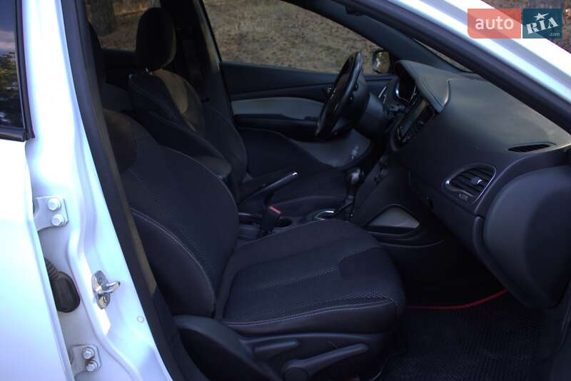 Седан Dodge Dart 2015 в Полтаве