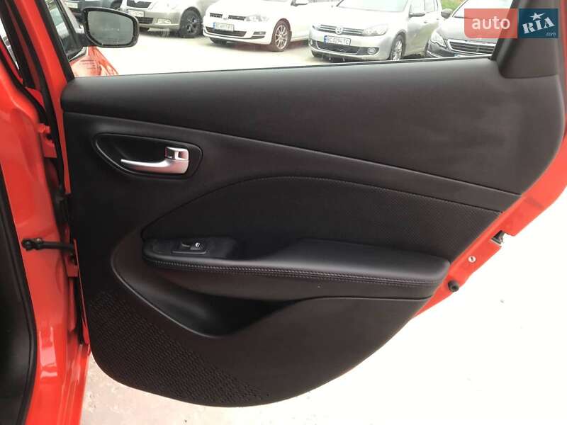 Седан Dodge Dart 2015 в Львове