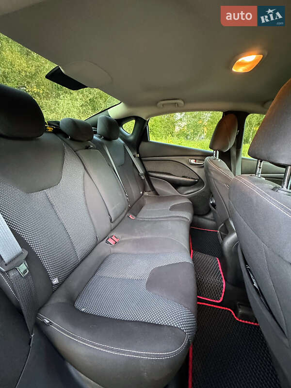 Седан Dodge Dart 2014 в Києві