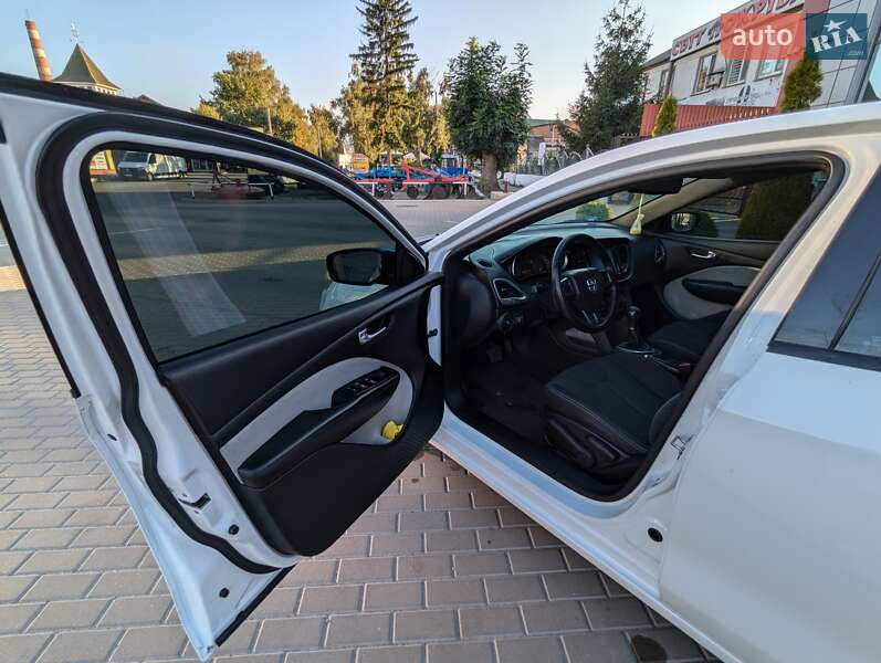 Седан Dodge Dart 2015 в Лубнах