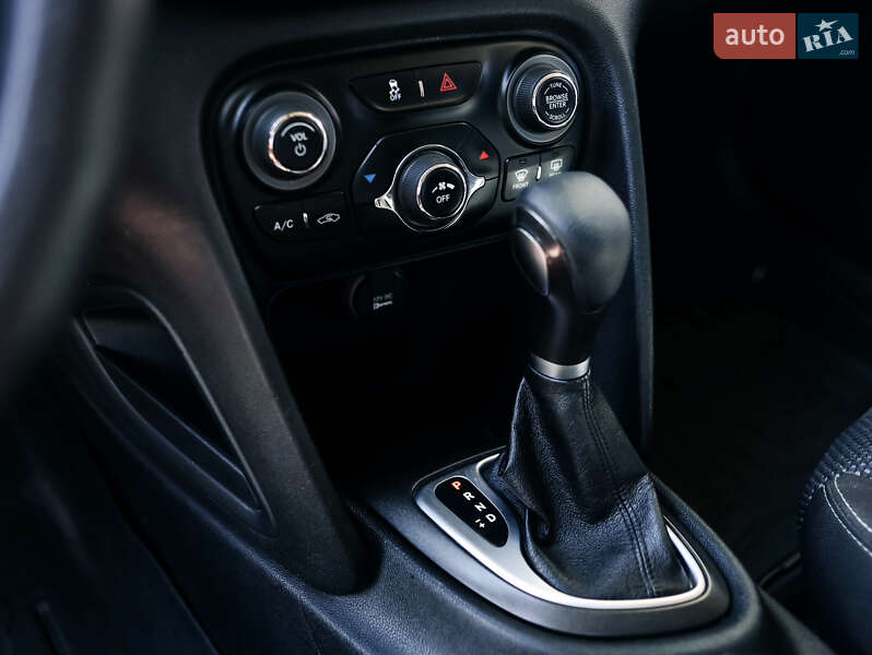 Седан Dodge Dart 2015 в Коростишеві