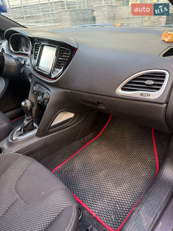 Седан Dodge Dart 2015 в Вишневом фото 16 Седан Dodge Dart 2015 в Вишневом
