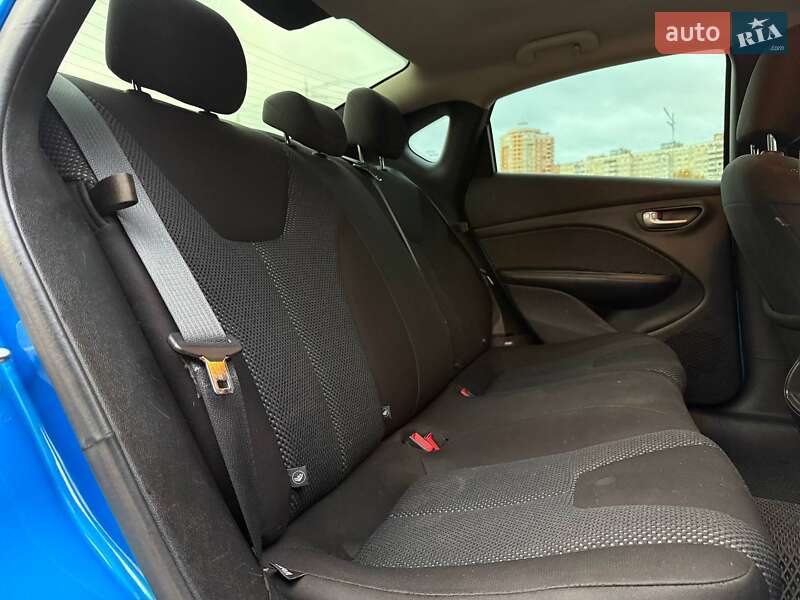 Седан Dodge Dart 2016 в Киеве