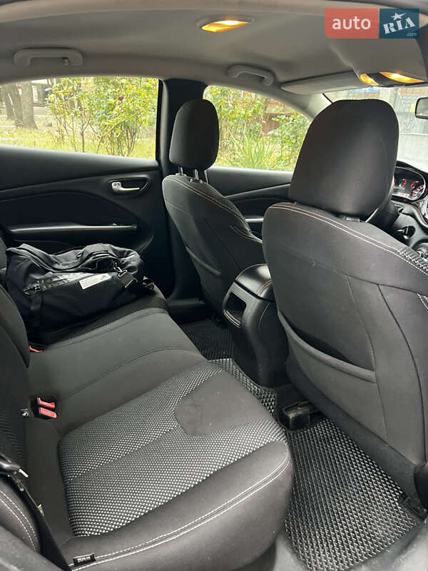 Седан Dodge Dart 2015 в Дніпрі