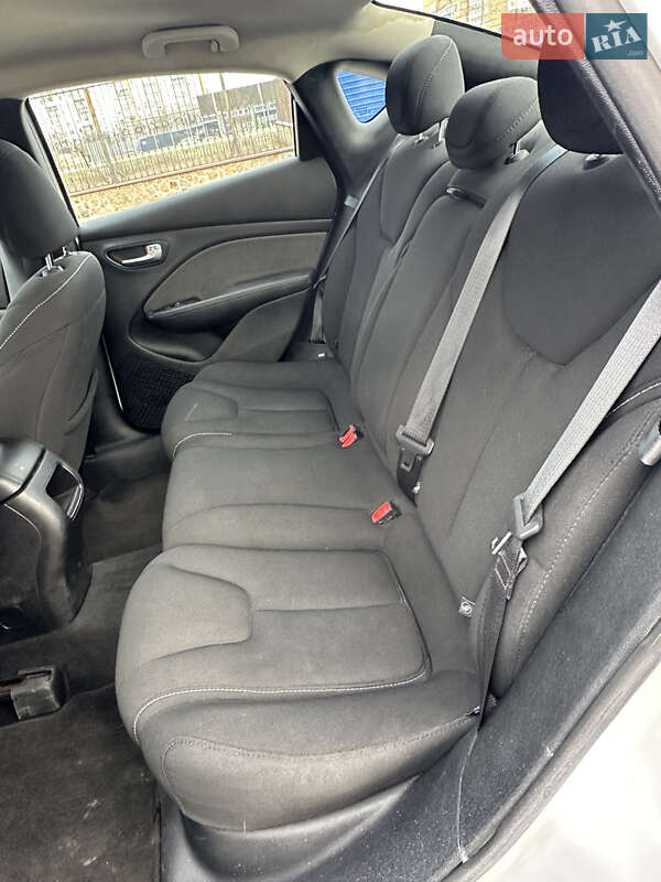 Седан Dodge Dart 2013 в Первомайске