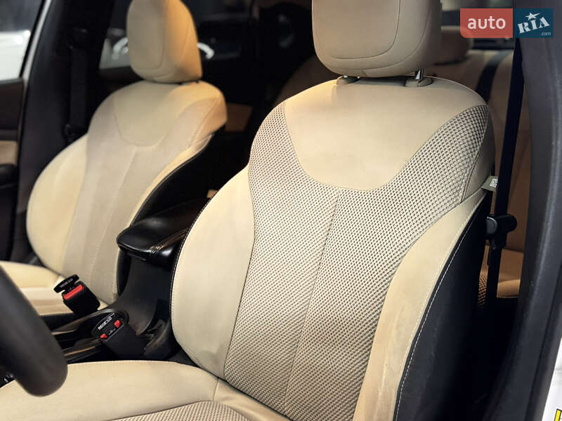 Седан Dodge Dart 2015 в Николаеве