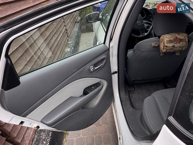 Седан Dodge Dart 2012 в Львові