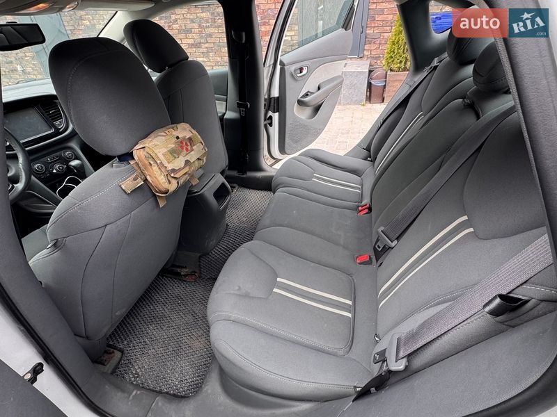 Седан Dodge Dart 2012 в Львові