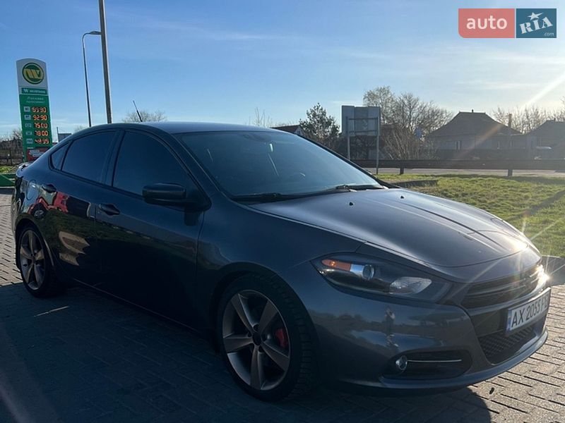 Седан Dodge Dart 2015 в Краснограді
